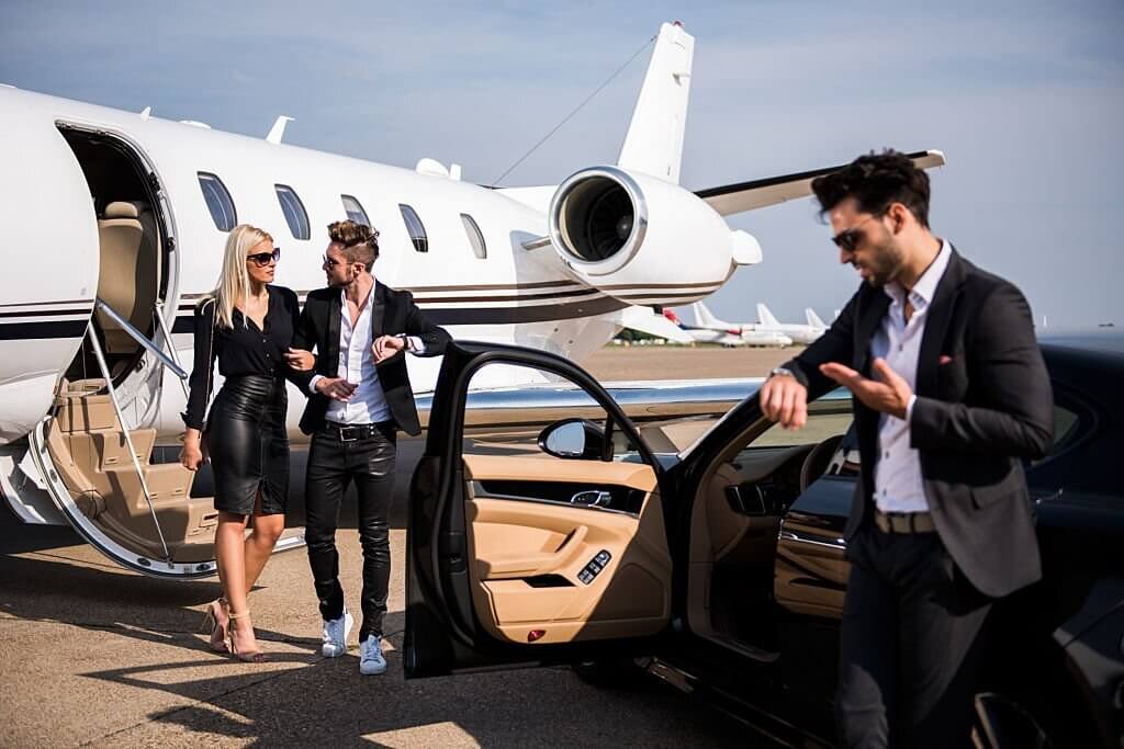 Round Trip Airport Limo Car Service to and from TEB and ISP